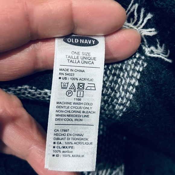 Old Navy Scarf | BLK /WHITE | 193 X 99 cm |
OS - Picture 8 of 8